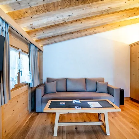 Posthotel Roessli Hotel 3*