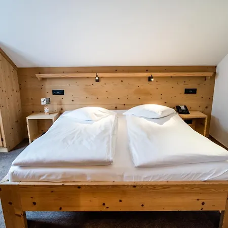 Hotel Posthotel Roessli 3*