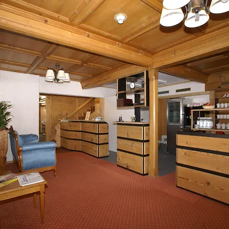 Posthotel Roessli 3* Gstaad