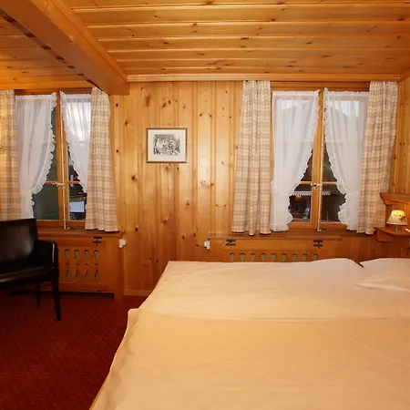 Posthotel Roessli 3*