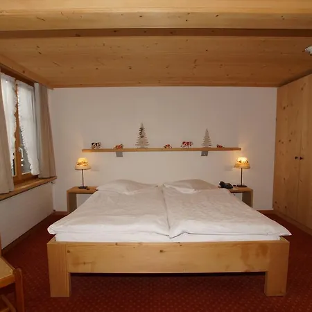 Posthotel Roessli 3*