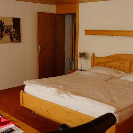 Posthotel Roessli 3*