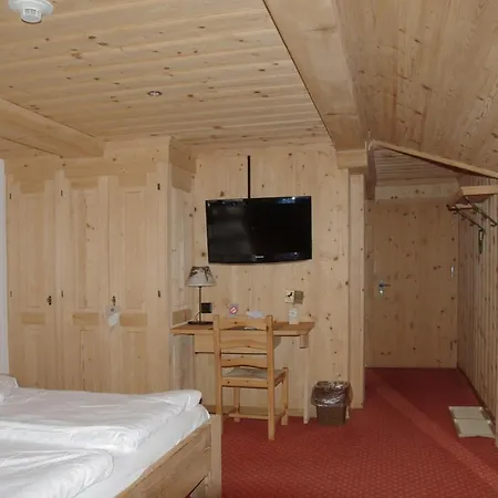 Hotel Posthotel Roessli 3*
