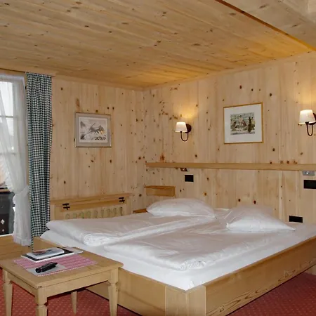 Posthotel Roessli 호텔