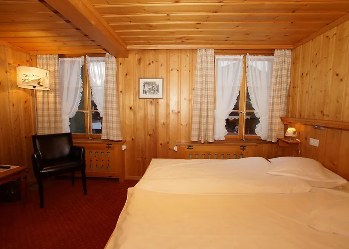 Posthotel Roessli 3*