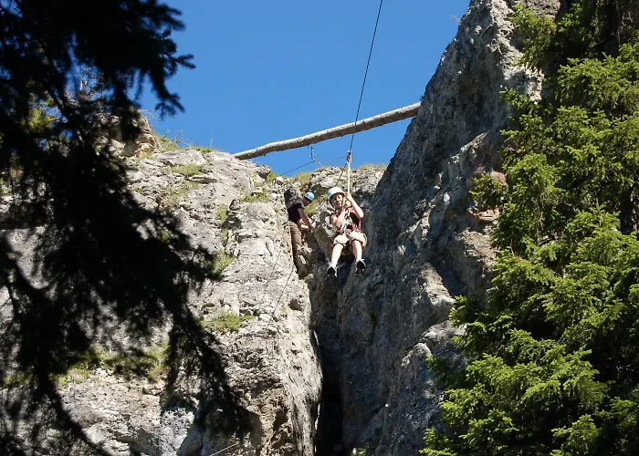 Otel Posthotel Roessli 3*