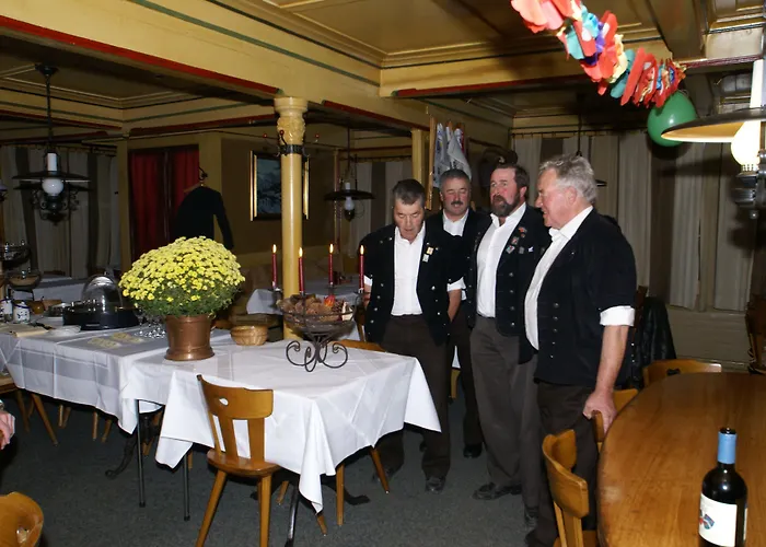 Otel Posthotel Roessli 3*