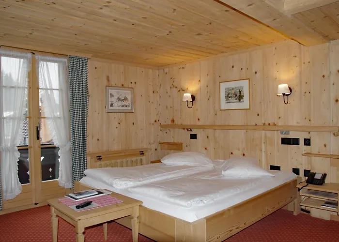 Posthotel Roessli Otel