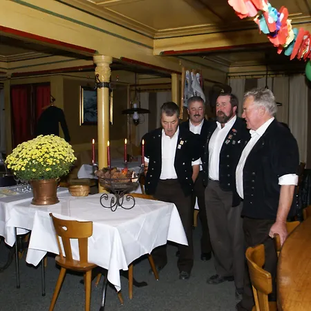 Hotell Posthotel Roessli 3*