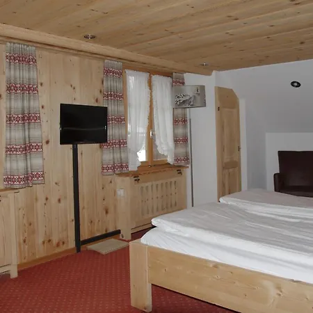 Posthotel Roessli 3* Gstaad