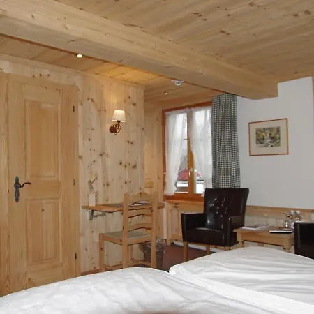 Hotel Posthotel Roessli Gstaad