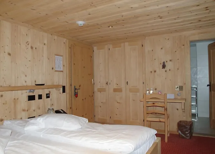 Hotel Posthotel Roessli 3*